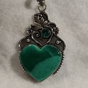 Elegant 925 Silver and Malachite Heart Pendant